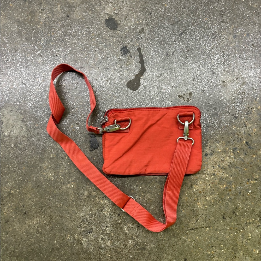 Red Baggallini bag - Picture 5 of 6
